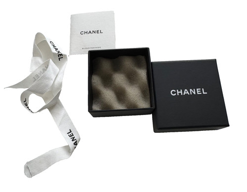 Chanel jewellery box 7cm - 7cm, x