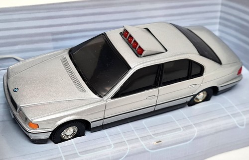 Corgi bmw 750i - bmw,