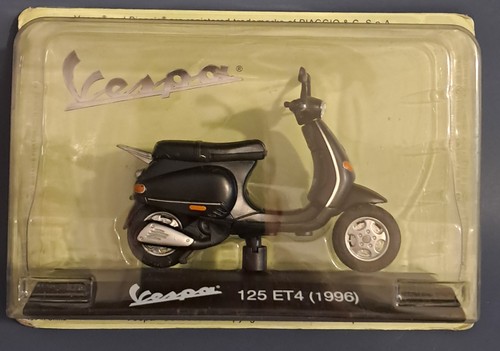 18th model vespa scooter 125 - model,