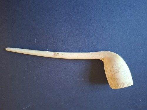 Antique clay pipe - antique, pipe.
