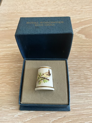 Royal worcester bird thimble - worcester,