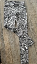 New~ Spanx Snake skin python print Leggings Size M