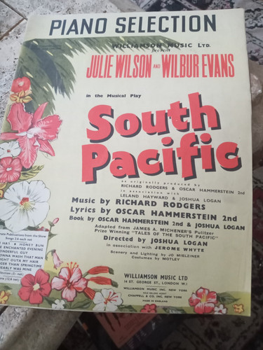 Old piano sheet music musicals - old,