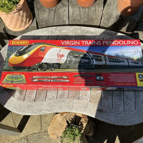 Hornby virgin trains pendolino - hornby,
