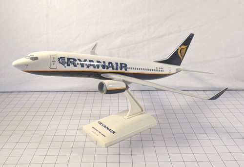 Ryanair boeing 737 - 737-800, plastic
