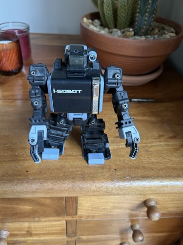 Tomy sobot robot - i-sobot, working