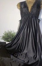 VTG  BEAUTIFUL GLOSSY NYLON NIGHTDRESS/ NEGLIGEE SIZE S