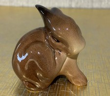 BESWICK  RABBIT  MODEL 824
