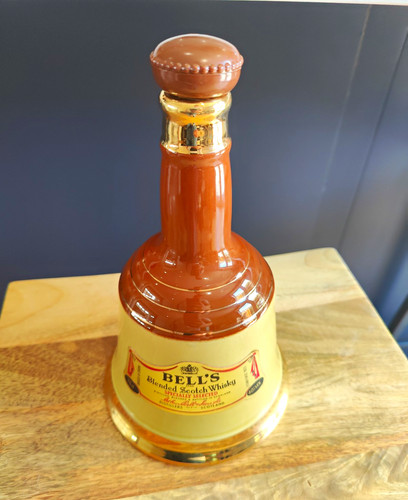 Bell blended scotch - bell’s, whisky