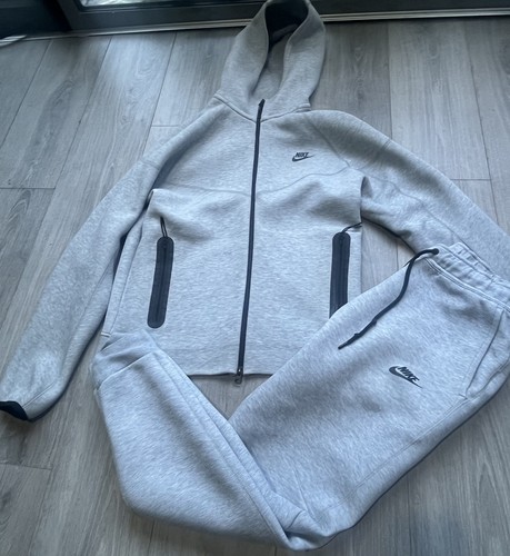 Grey nike tech fleece full - m,