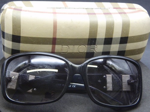 Gucci sunglasses with case - with,