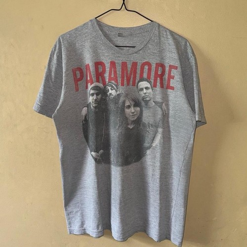 Vintage 2000s paramore emo pop - vintage,