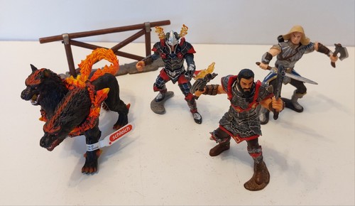Schleich knight figures and