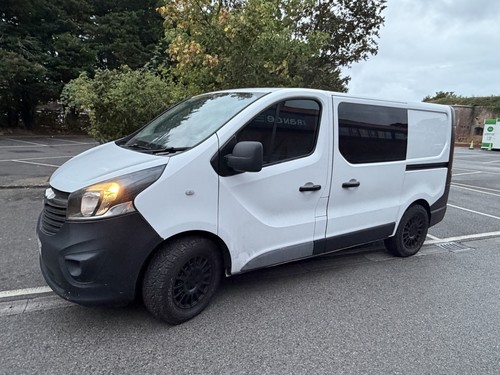 Vauxhall vivaro crew van - vauxhall,