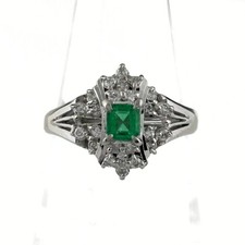 emerald design ring Platinum