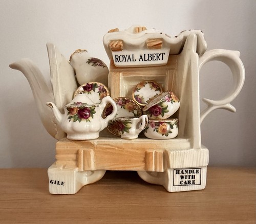 Vintage royal albert - vintage, old