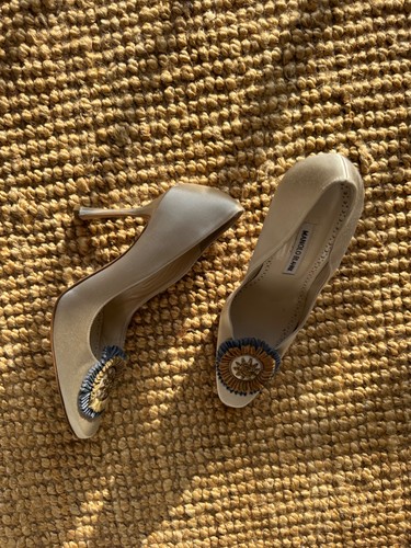 Manolo blahnik heels - manolo, ecru