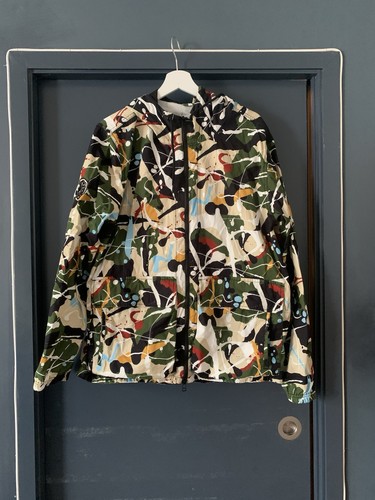Pretty green convergence - green,