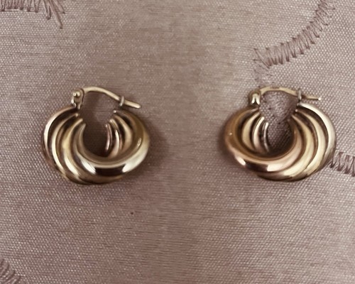 Gold 9ct tri - 9ct, hoop