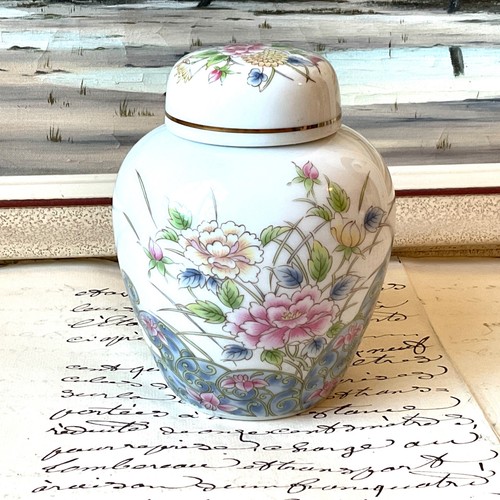 Vintage small japanese laudel - vintage,