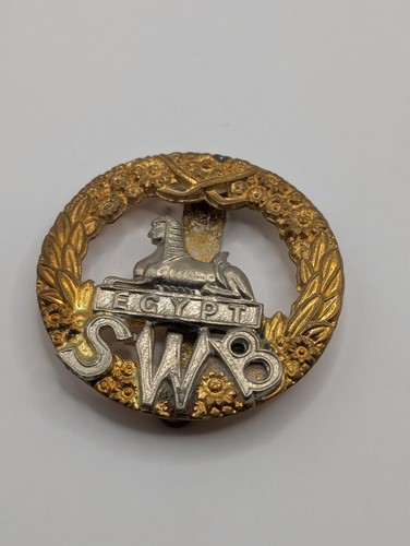 Military metal cap badge - bi-metal,