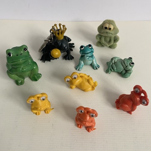Vintage frog collection job - vintage,