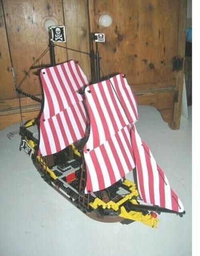 New red white sails - red,