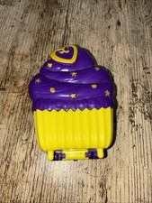 Polly Pocket Big World Sweet Treat Cupcake Playset with figures 