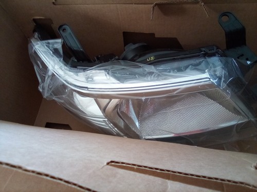 Toyota hilux headlamp new - toyota, rh