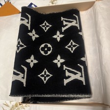 Louis Vuitton Wool scarf