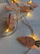 Lights4fun Easter carrots pre-lit warm white battery microlight spring garland 