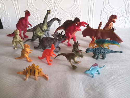 16x joblot dinosaur figure - 16x, of