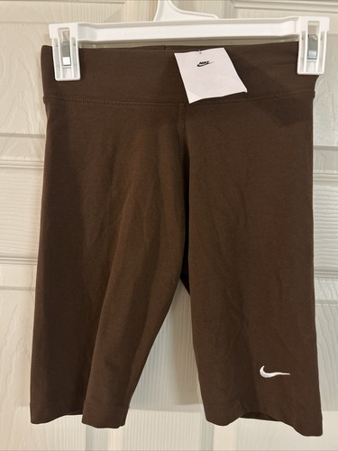 Nike sportswear essential - sportswear,