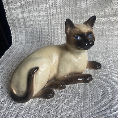 Beswick siamese ceramic cat - siamese,