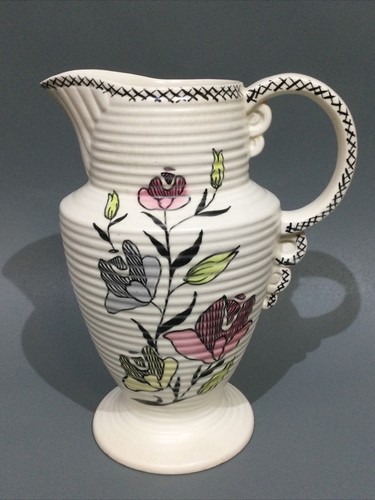 Newark pottery art - art, style