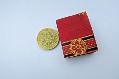 Miniature bible x 8 mm - x,