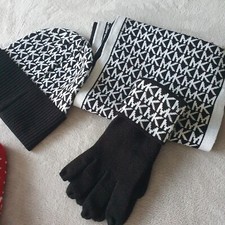 Micheal Korrs Hat And Scalf Set