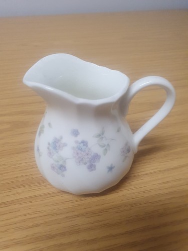 Wedgwood april flowers cream - wedgwood,