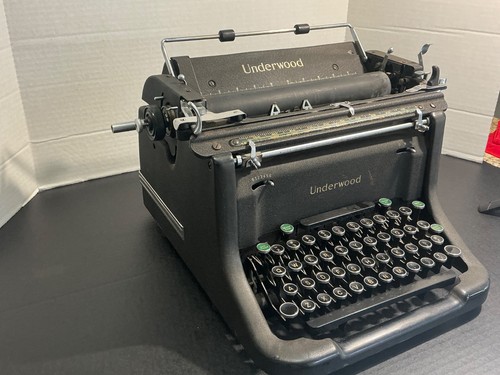 Antique 1940 underwood - 1940’s,