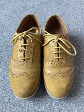 Ladies Shoes Mustard Size 5