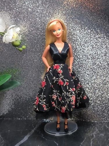 Caroling fun barbie - fun, doll