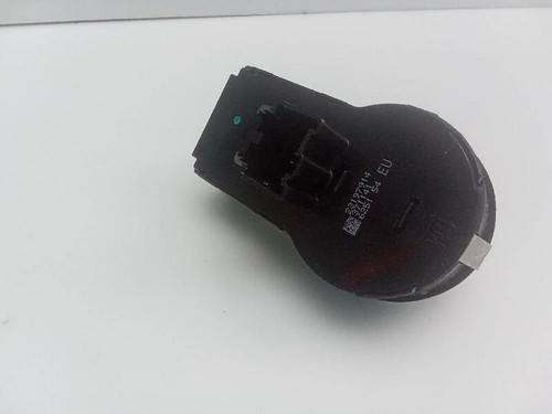 23197914 679787 light switch
