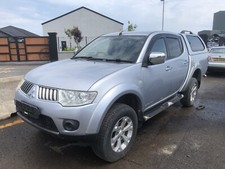 Mitsubishi L200 2012-2015 Breaking Headlight Wing Door Engine Sensor Gearbox