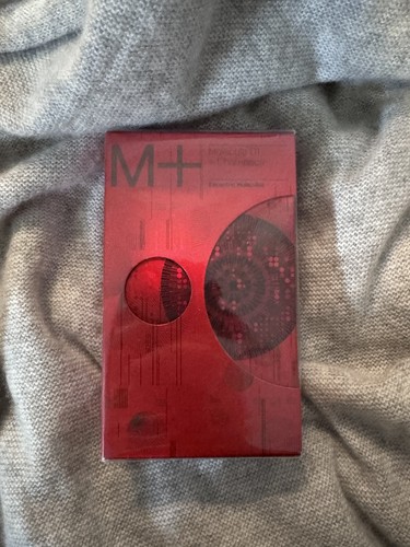 Sealed escentric molecule - sealed, 01