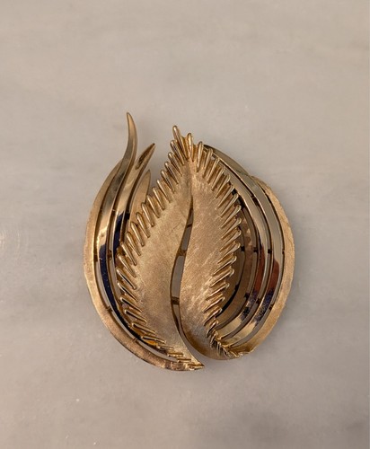 Beautiful signed crown trifari - crown,