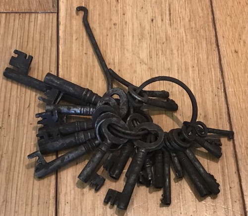 Keys cast iron skeleton - cast,