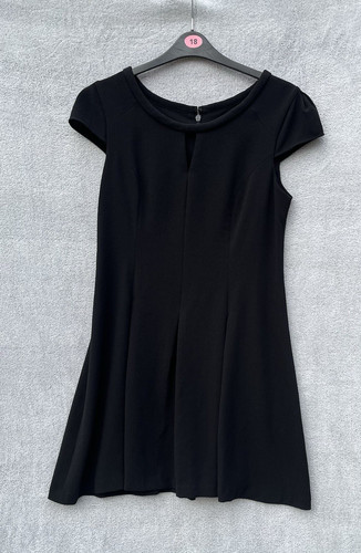 Next size petite black fit - size,