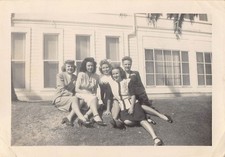 1946 Young Women Sitting Hotel