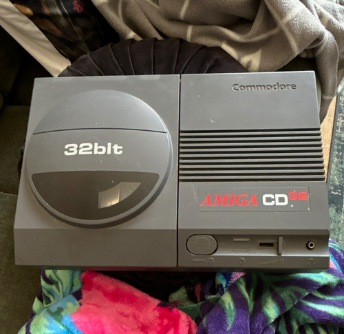 Commodore amiga cd32 - amiga, 32-bit