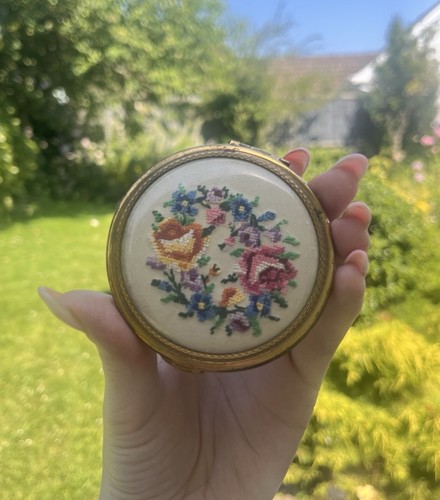 Vintage kigu hand embroidered - hand,